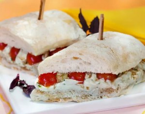 ciabatta-com-vinagrete-de-cafe-e-creme-de-tofu