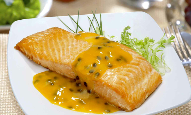 salmao_ao_molho_de_maracuja
