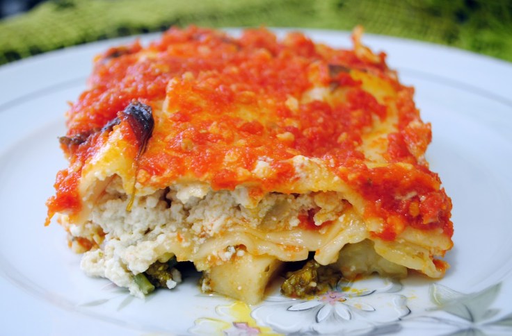 lasanha de brocolis, palmito e creme de tofu